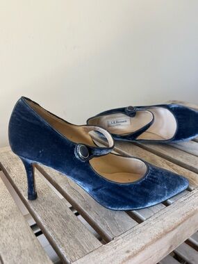 LK Bennett London Blue Velvet Mary Jane Pumps Heels Size 38 Designer